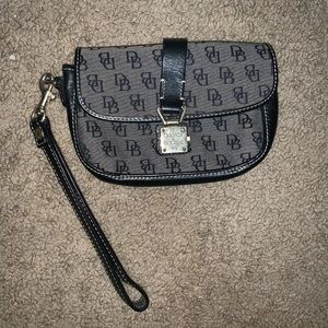 Dooney & Bourke black/grey wristlet wallet pouch!